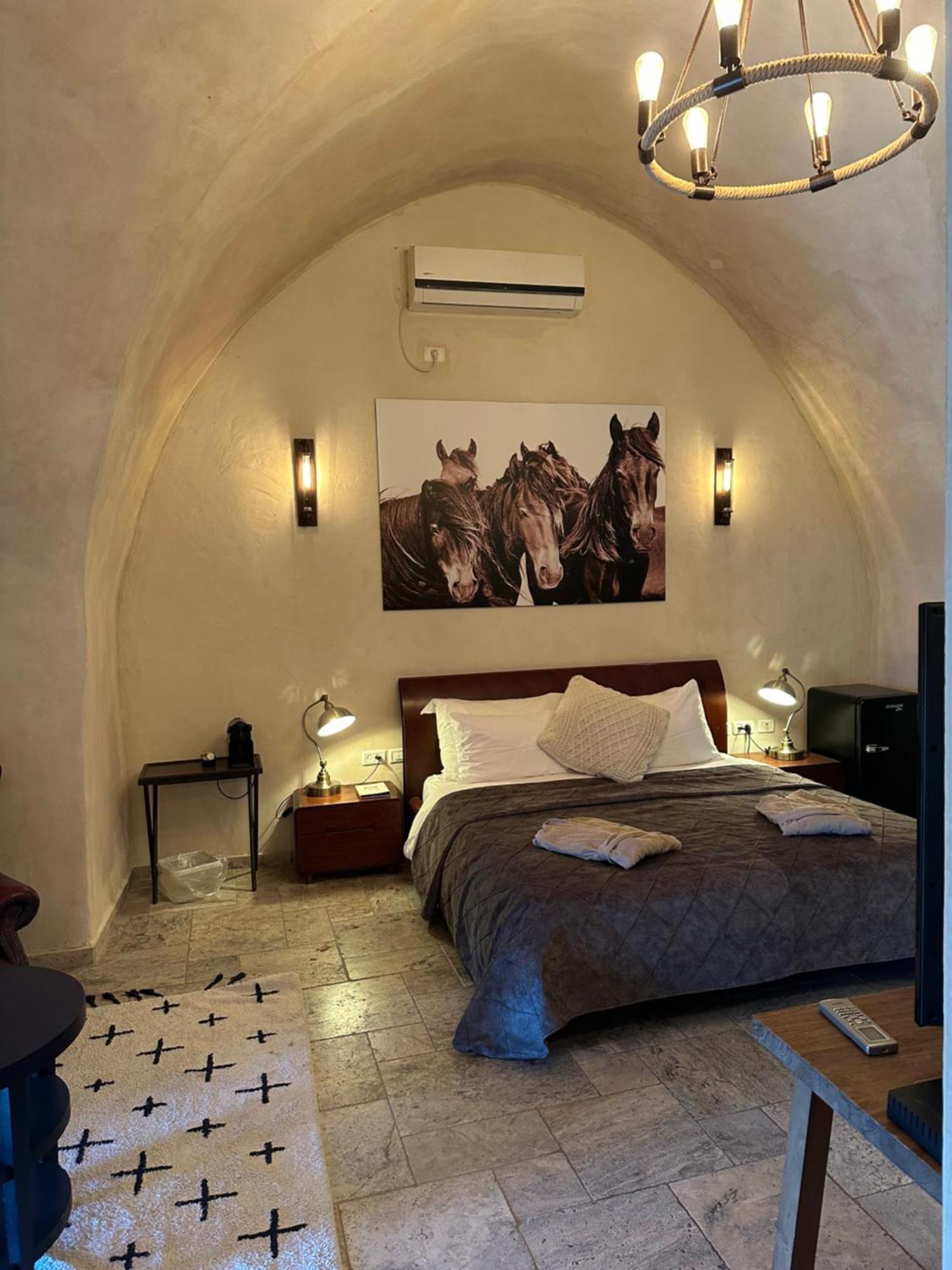 Hotel Dona Castle à Tibériade Extérieur photo