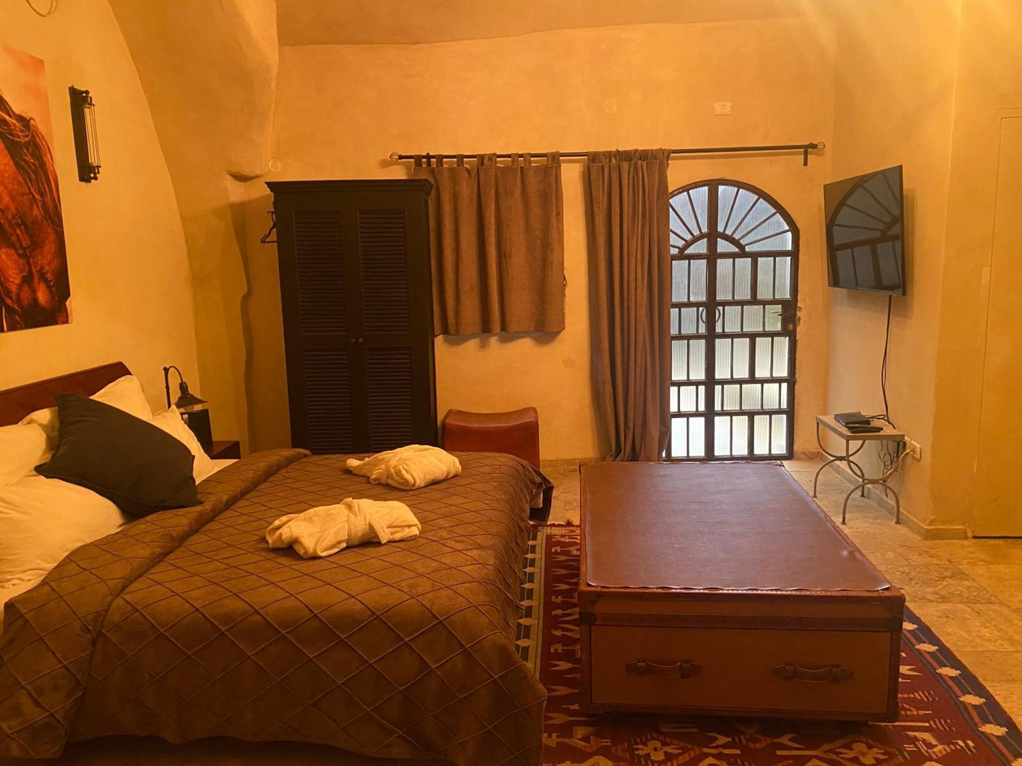 Hotel Dona Castle à Tibériade Extérieur photo